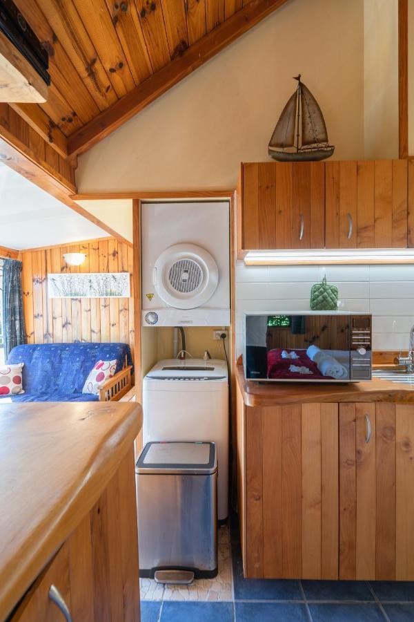 Supacute Character Cottage, Wifi, Sky Tv, Spa Bath, Spa Bath, Dble Kayak And Possibly A Car! Palm Beach Exterior foto